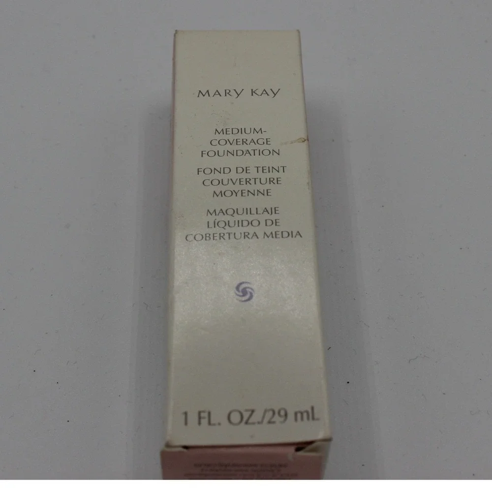 NeMary Kay Medium Coverage Foundation Ivory 104 Liquid Makeup 1 fl oz NIB 335100